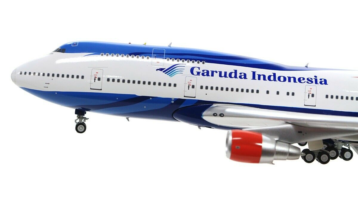 INFLIGHT 200  B747-300 GARUDA INDONESIA REG: HS-UTK