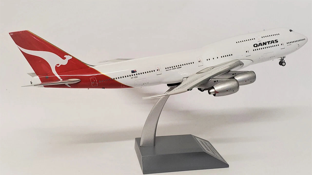 INFLIGHT 200 B747-300 QANTAS REG: VH-EBU