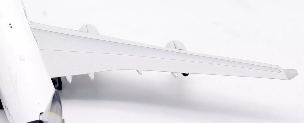 INFLIGHT 200 B747-412(BDSF) SOUTHERN AIR REG: N400SA