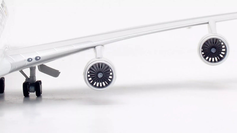 INFLIGHT 200 B747-412(BDSF) SOUTHERN AIR REG: N400SA