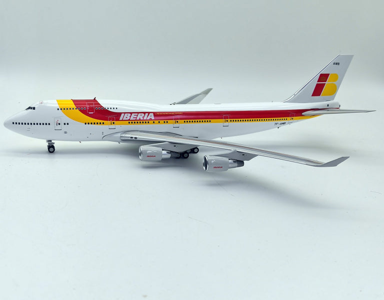 INFLIGHT 200 B747-412 IBERIA REG: TF-AMB