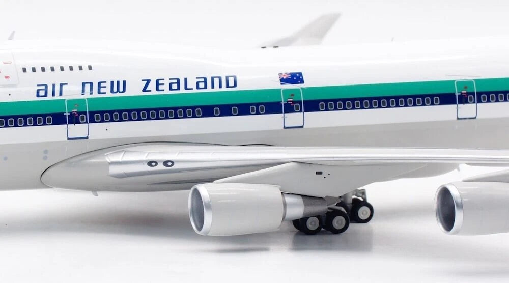 INFLIGHT 200 B747-441 AIR NEW ZEALAND REG: ZK-SUI