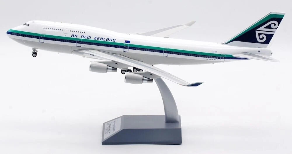 INFLIGHT 200 B747-441 AIR NEW ZEALAND REG: ZK-SUI