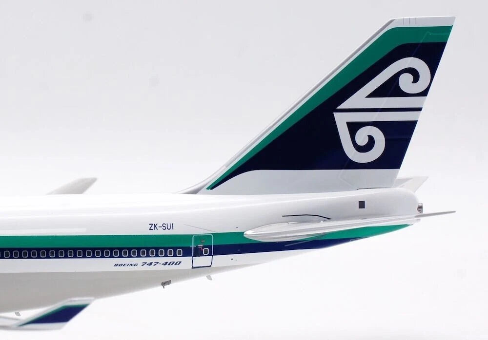 INFLIGHT 200 B747-441 AIR NEW ZEALAND REG: ZK-SUI