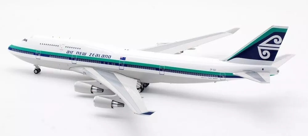 INFLIGHT 200 B747-441 AIR NEW ZEALAND REG: ZK-SUI