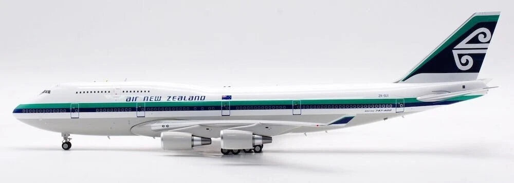 INFLIGHT 200 B747-441 AIR NEW ZEALAND REG: ZK-SUI