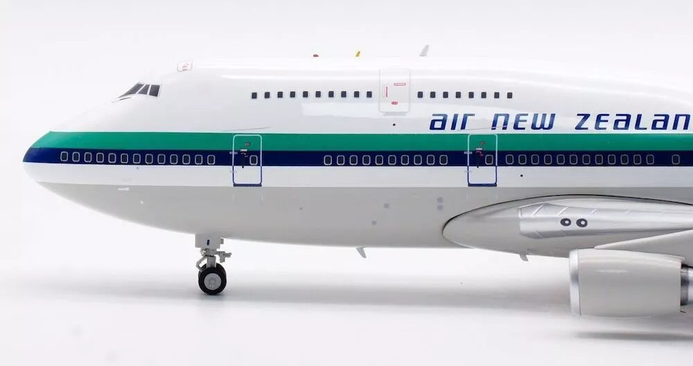 INFLIGHT 200 B747-441 AIR NEW ZEALAND REG: ZK-SUI