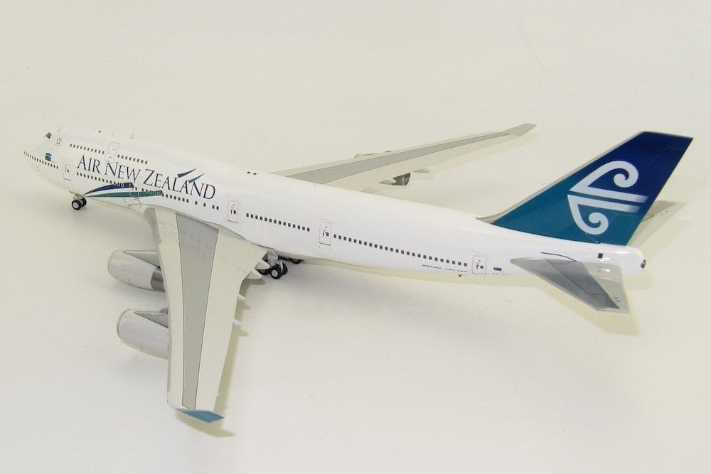 INFLIGHT 200 B747-419 AIR NEW ZEALAND REG: ZK-NBT