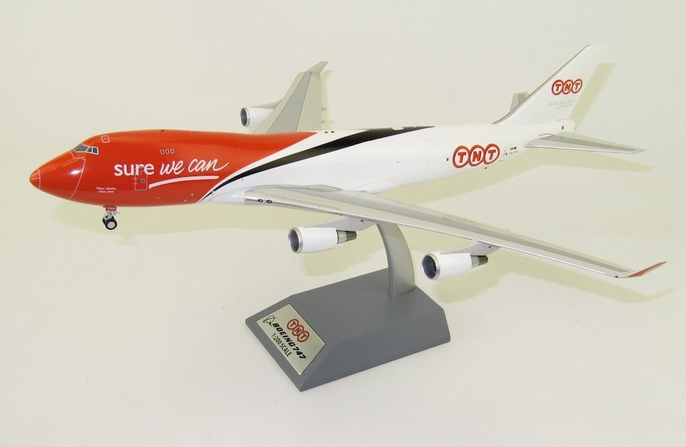 INFLIGHT 200 B747-400 TNT REG: OO-THA