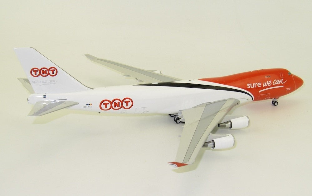 INFLIGHT 200 B747-400 TNT REG: OO-THA