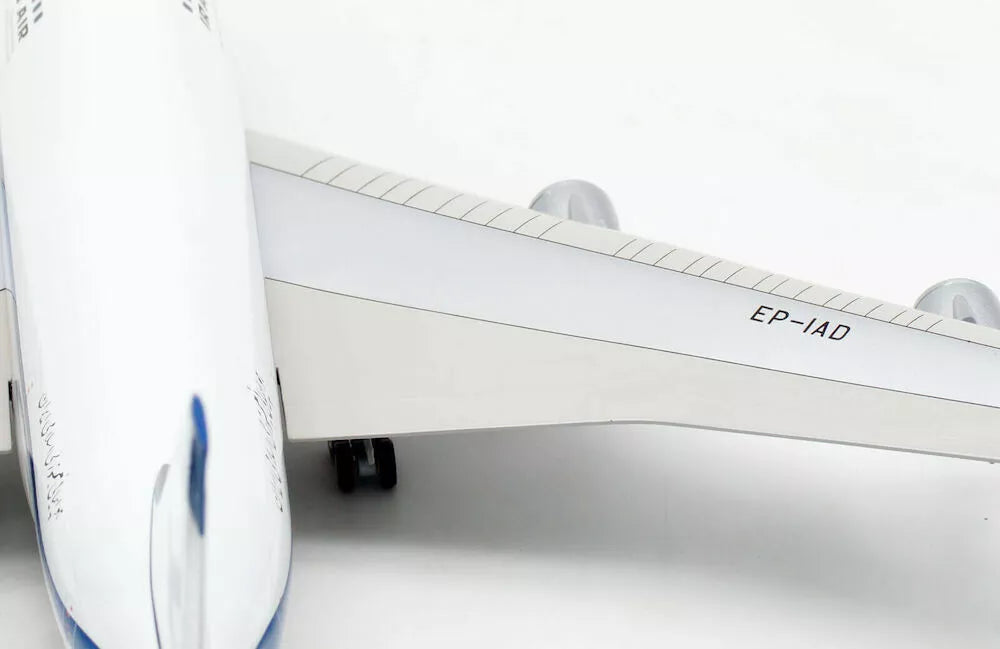 INFLIGHT 200 B747SP IRAN AIR REG: EP-IAD