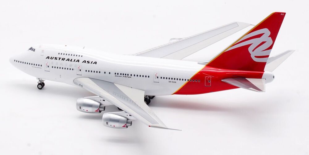 INFLIGHT 200 B747SP-38 QANTAS REG: VH-EAA