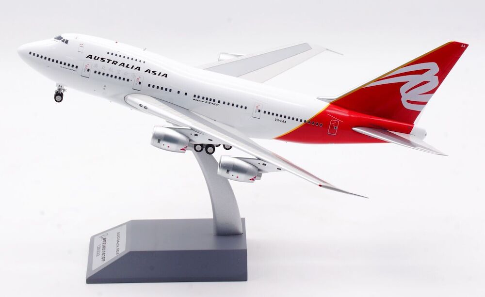 INFLIGHT 200 B747SP-38 QANTAS REG: VH-EAA