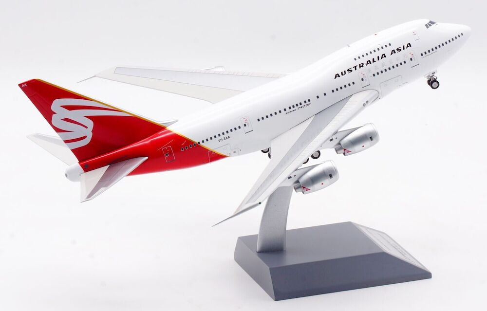 INFLIGHT 200 B747SP-38 QANTAS REG: VH-EAA