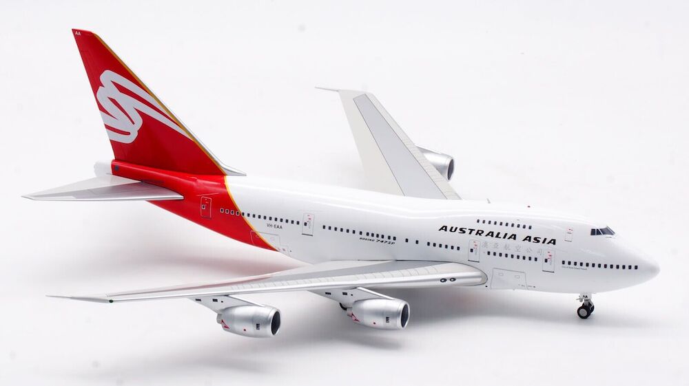 INFLIGHT 200 B747SP-38 QANTAS REG: VH-EAA