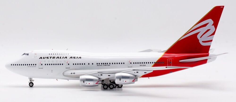 INFLIGHT 200 B747SP-38 QANTAS REG: VH-EAA