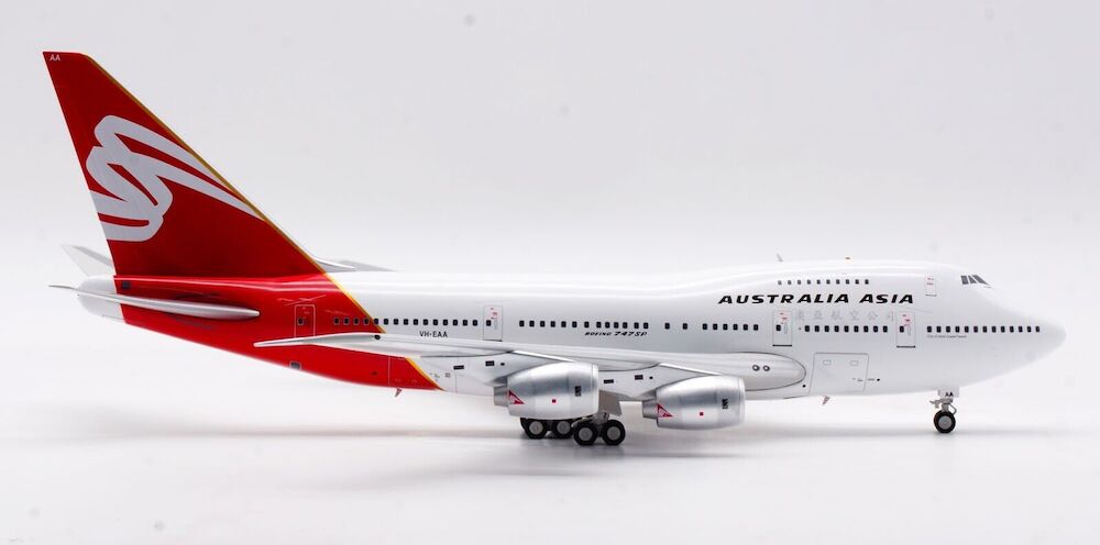 INFLIGHT 200 B747SP-38 QANTAS REG: VH-EAA