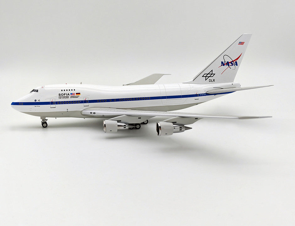 INFLIGHT 200 B747SP NASA "SOFIA" REG: N747NA WITH KEY CHAIN AND STAND
