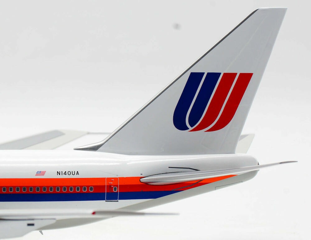 INFLIGHT 200 UNITED AIRLINES B747SP-21 REG: N140UA