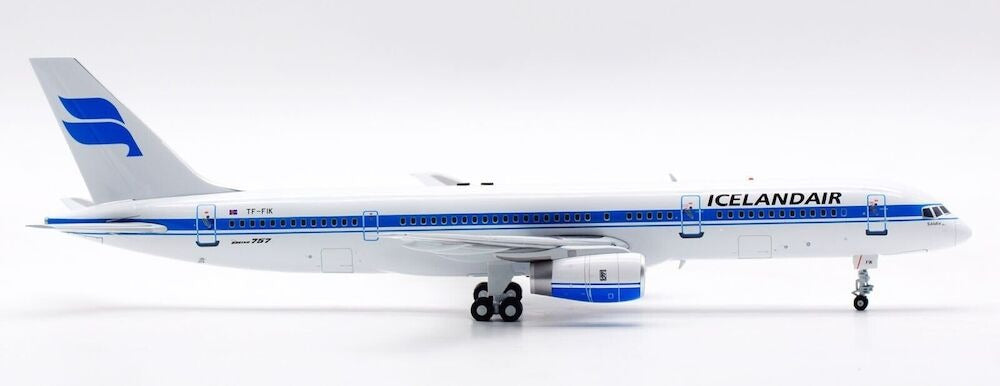 INFLIGHT 200 B757-28A ICELANDAIR REG: TF-FIK