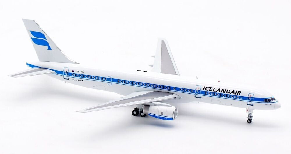 INFLIGHT 200 B757-28A ICELANDAIR REG: TF-FIK