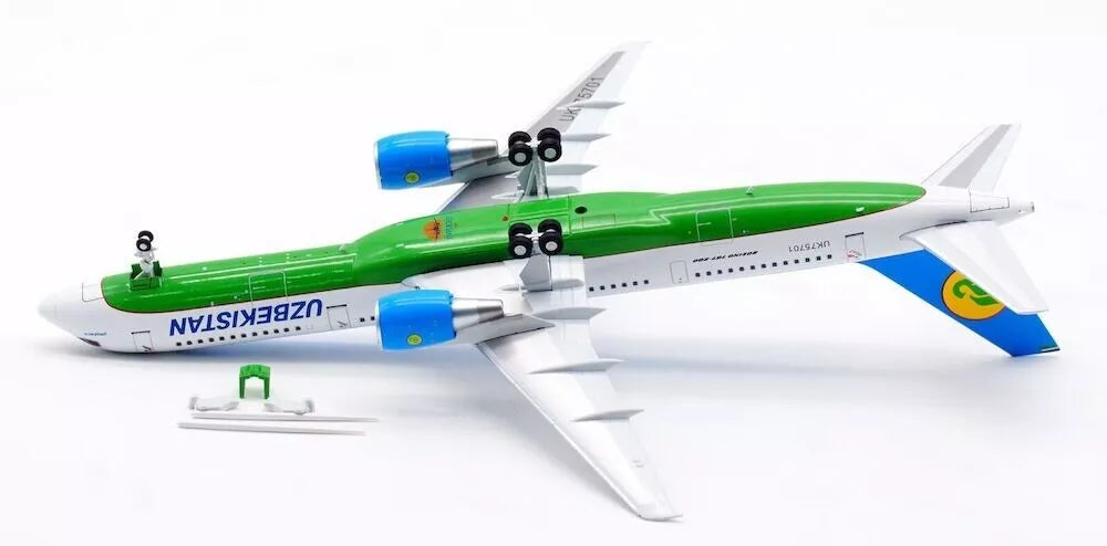 INFLIGHT 200 B757-23P UZBEKISTAN AIRWAYS REG: UK75701