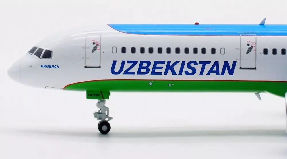 INFLIGHT 200 B757-23P UZBEKISTAN AIRWAYS REG: UK75701