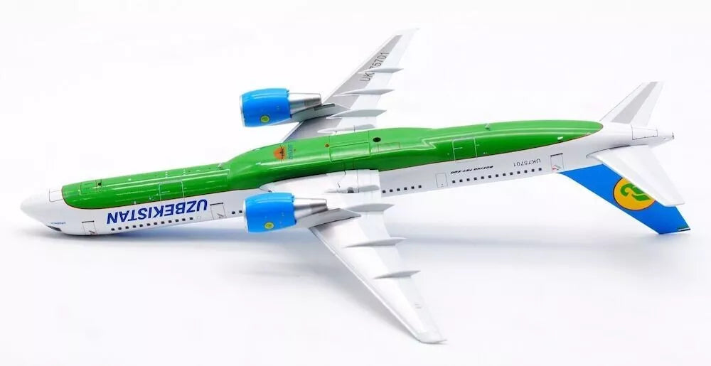 INFLIGHT 200 B757-23P UZBEKISTAN AIRWAYS REG: UK75701