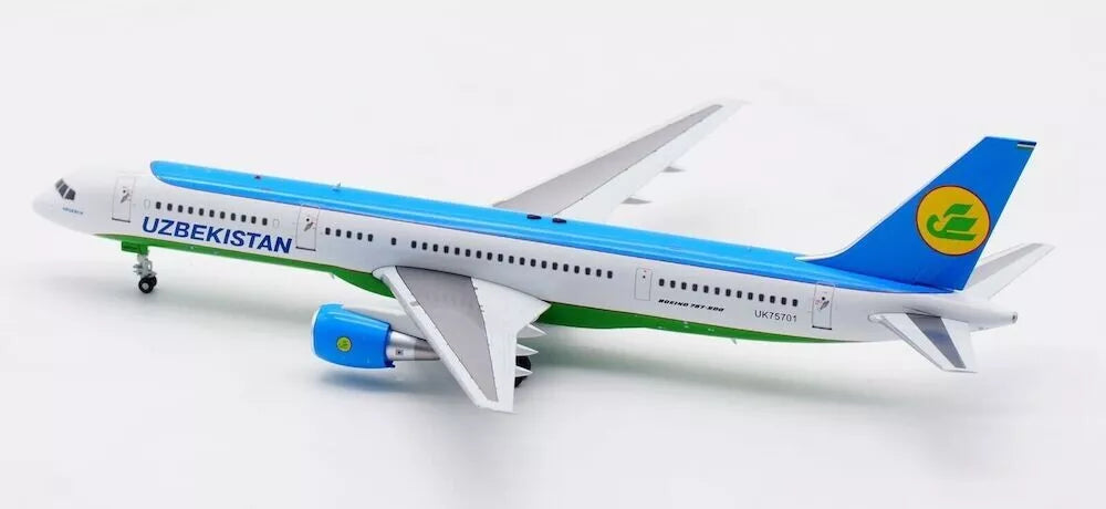 INFLIGHT 200 B757-23P UZBEKISTAN AIRWAYS REG: UK75701
