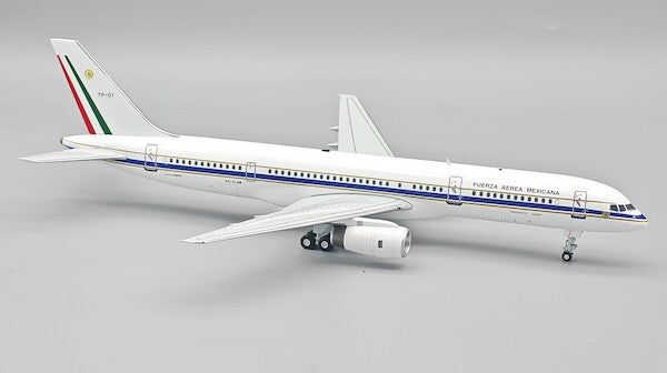 INFLIGHT 200 B757-225 MEXICAN  AIR FORCE REG: XC-UJM TP-01