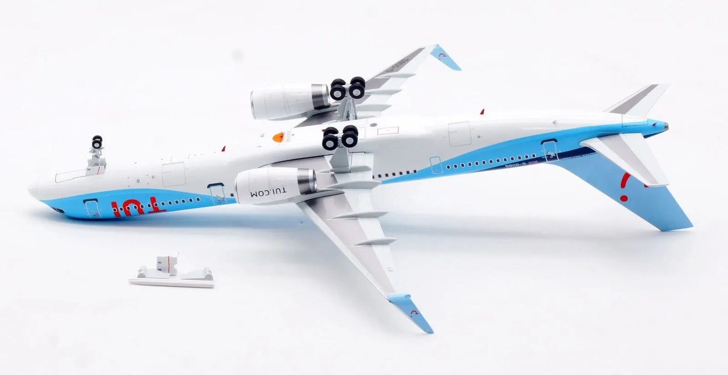 INFLIGHT 200 B757-236 TUI AIRWAYS REG: G-OOBG