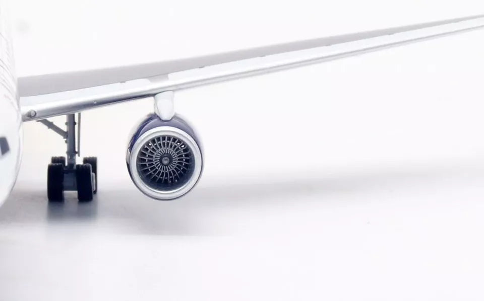 INFLIGHT 200 BOEING 757-2T7 MONARCH AIRLINES REG: G-DAJB