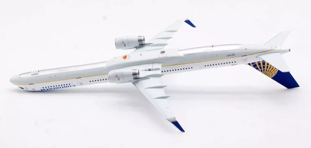 INFLIGHT 200 B757-324 CONTINENTAL AIRLINES REG: N57857