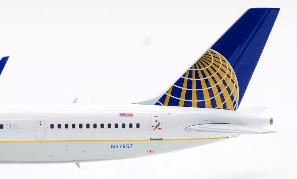 INFLIGHT 200 B757-324 CONTINENTAL AIRLINES REG: N57857