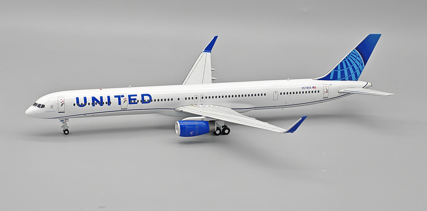 INFLIGHT 200 B757-324 UNITED AIRLINES REG: N57855