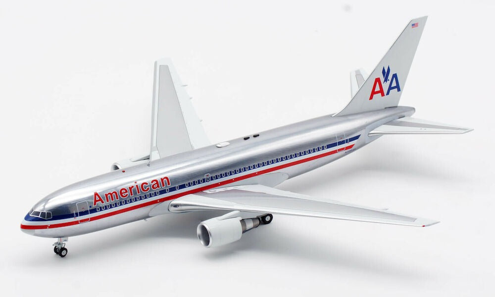 INFLIGHT 200 B767-223/ER AMERICAN AIRLINES REG: N338AA