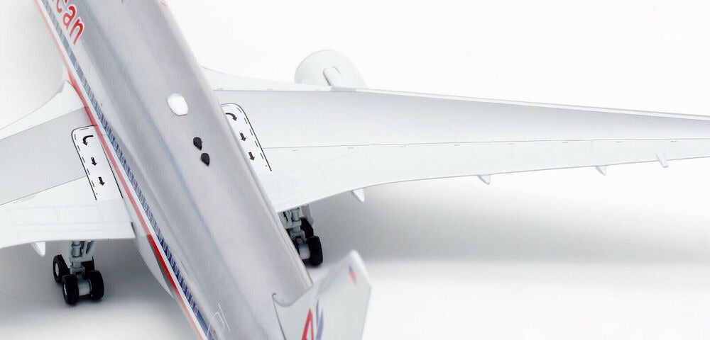 INFLIGHT 200 B767-223/ER AMERICAN AIRLINES REG: N338AA