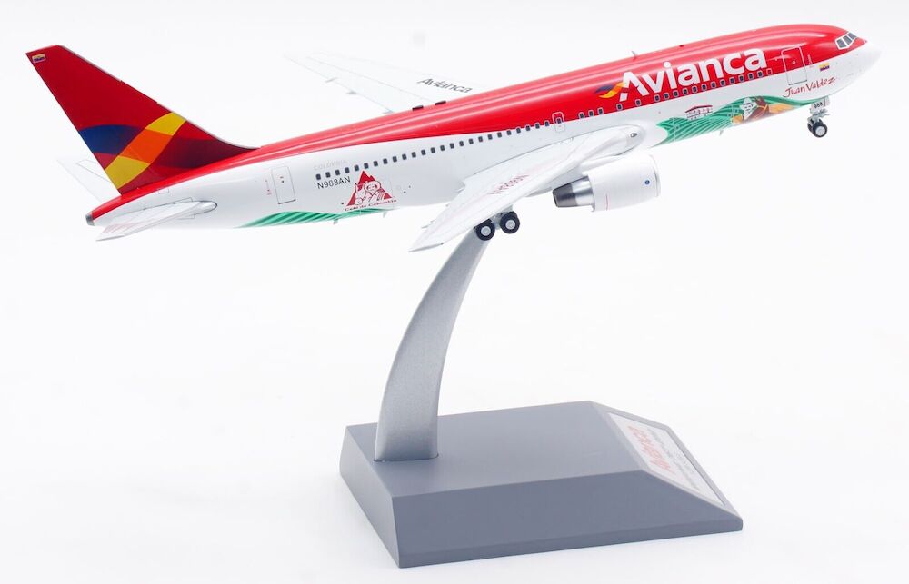INFLIGHT 200 B767-200 AVIANCA REG: N988AN