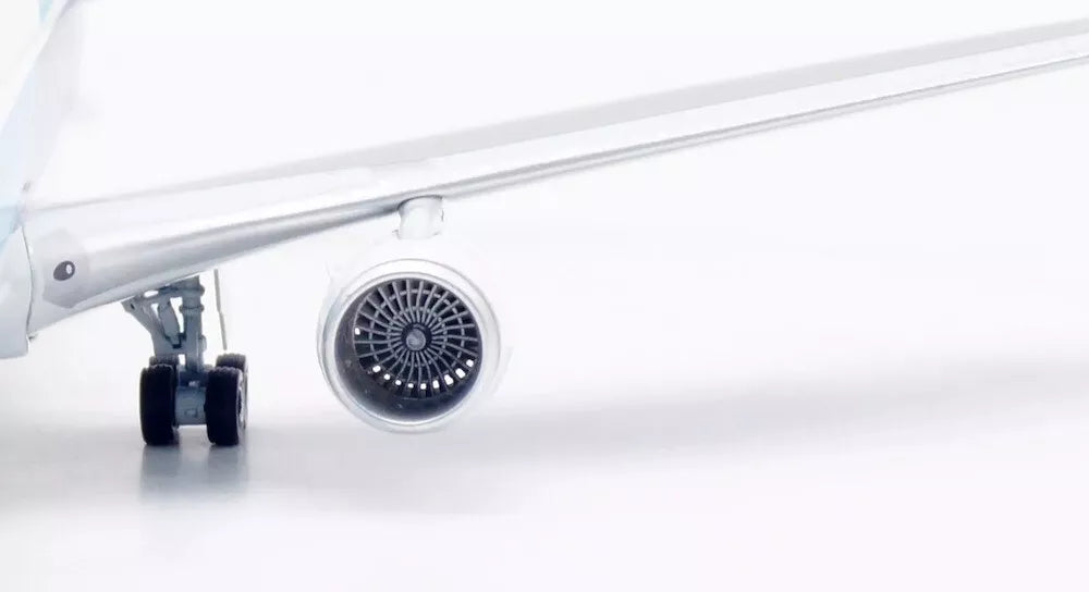 INFLIGHT 200 B767-200 EL AL ISRAEL AIRLINES REG: 4X-EAC WITH STAND