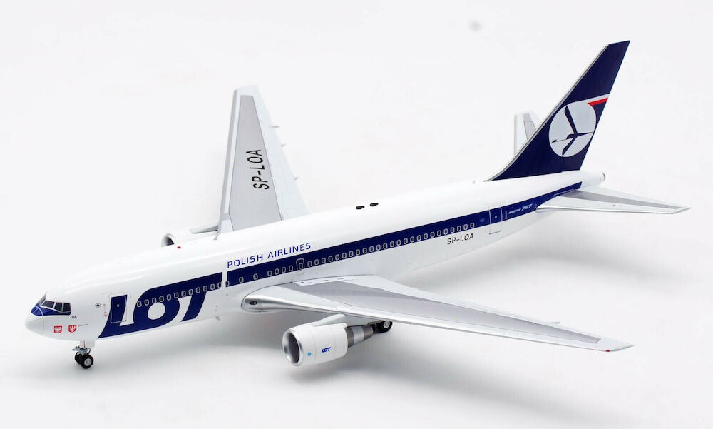 INFLIGHT 200 B 767 LOT POLISH AIRLINES REG: SP-LOA WITH STAND