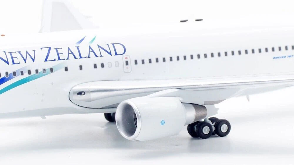 INFLIGHT 200 B767-219/ER AIR NEW ZEALAND "NEW COLOURS" REG: ZK-NBC