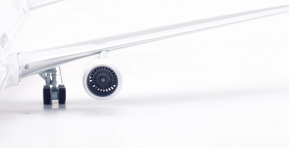 INFLIGHT 200 B767-238/ER QANTAS REG: VH-EAJ