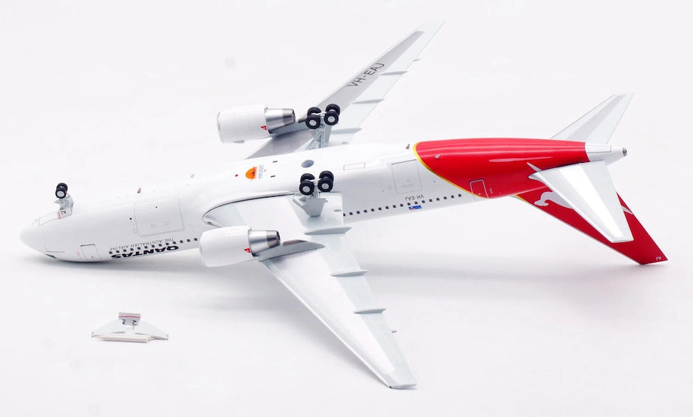 INFLIGHT 200 B767-238/ER QANTAS REG: VH-EAJ