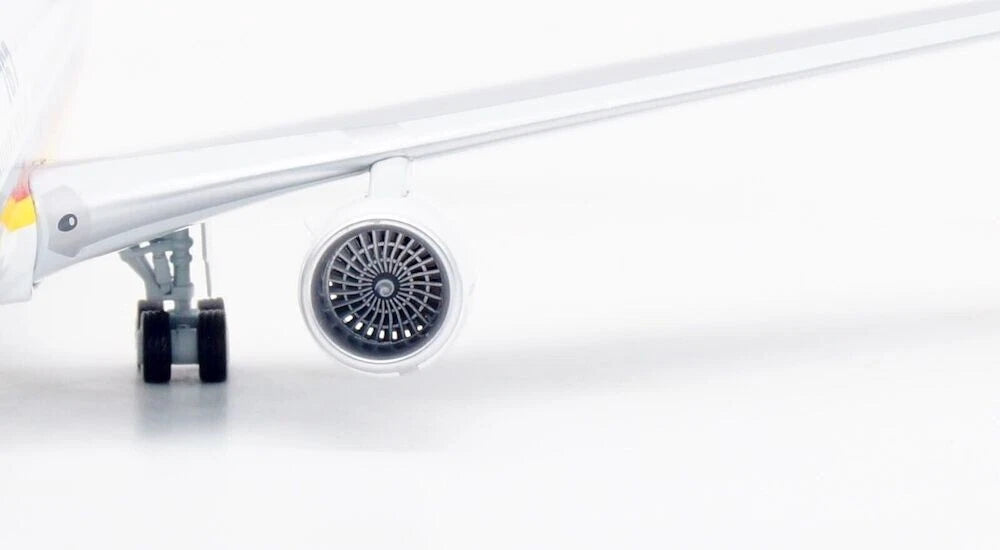 INFLIGHT 200 B767-2S1 TACA REG: N767TA