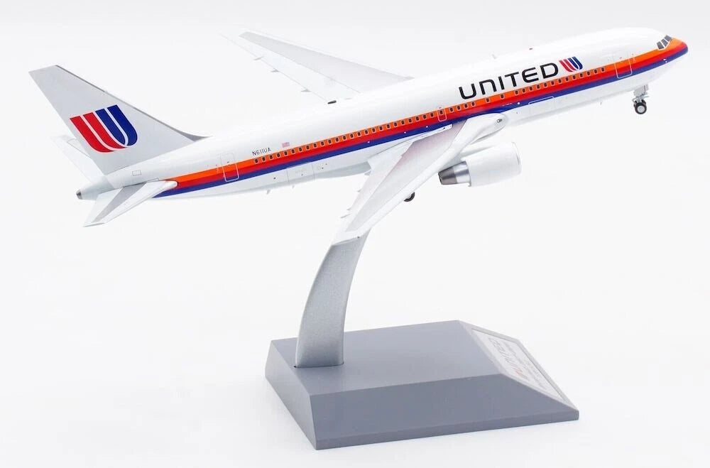 INFLIGHT 200 B767-200 UNITED SAUL BASS REG: N611UA