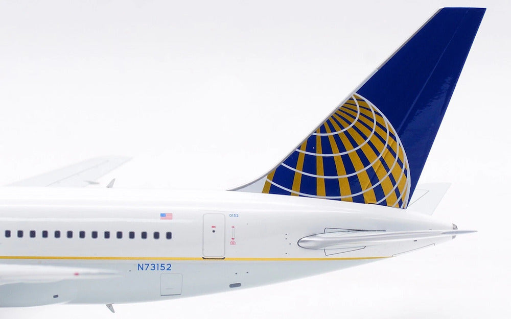 INFLIGHT 200 B767-224/ER UNITED AIRLINES REG: N73152