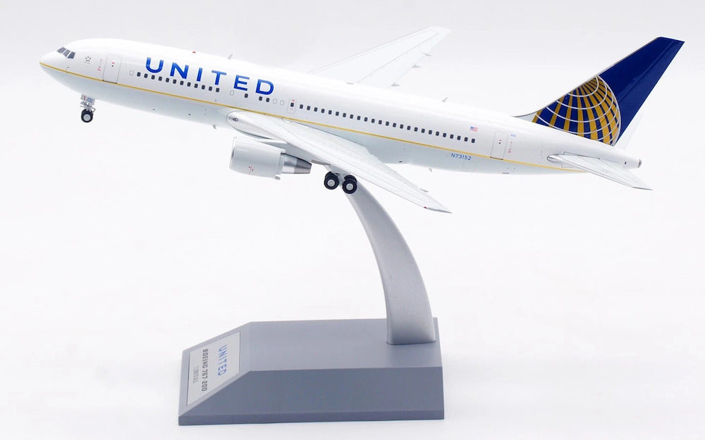 INFLIGHT 200 B767-224/ER UNITED AIRLINES REG: N73152