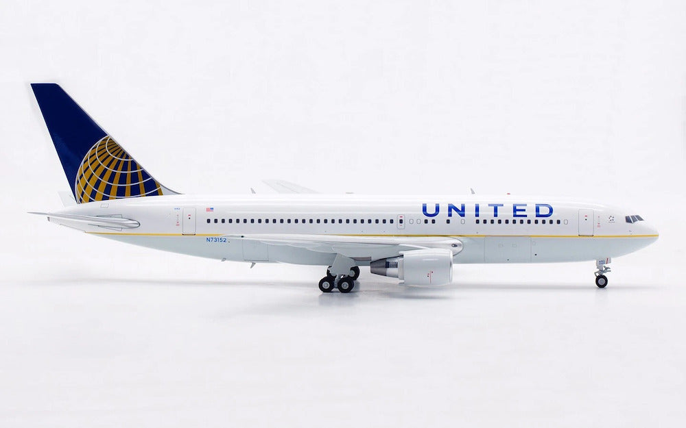 INFLIGHT 200 B767-224/ER UNITED AIRLINES REG: N73152