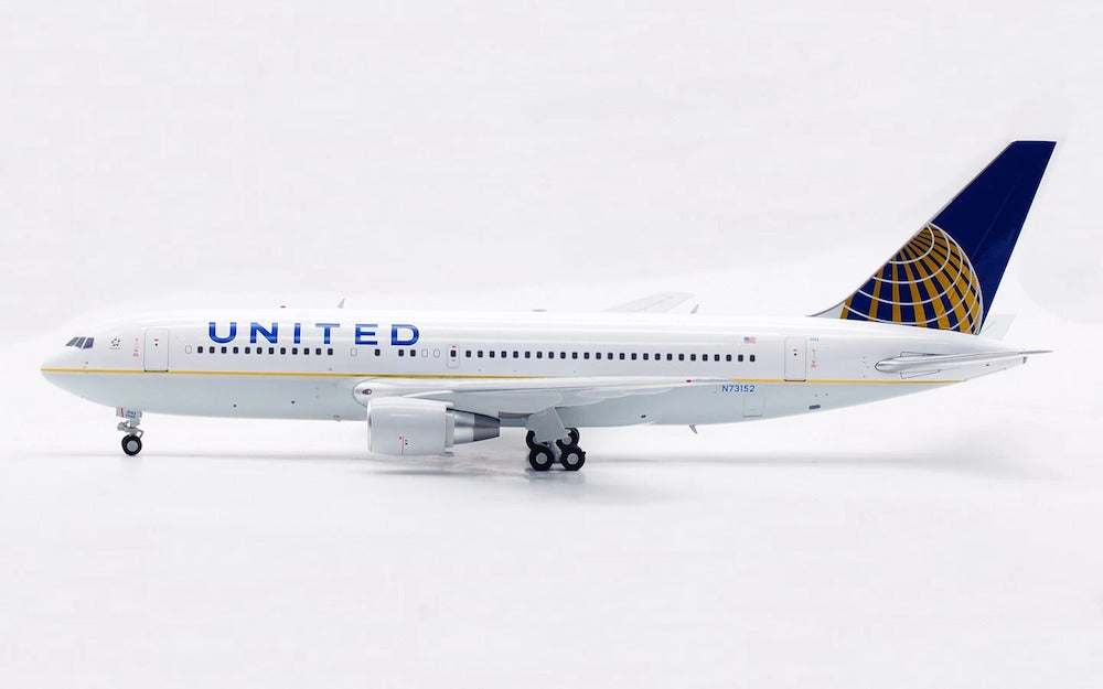 INFLIGHT 200 B767-224/ER UNITED AIRLINES REG: N73152