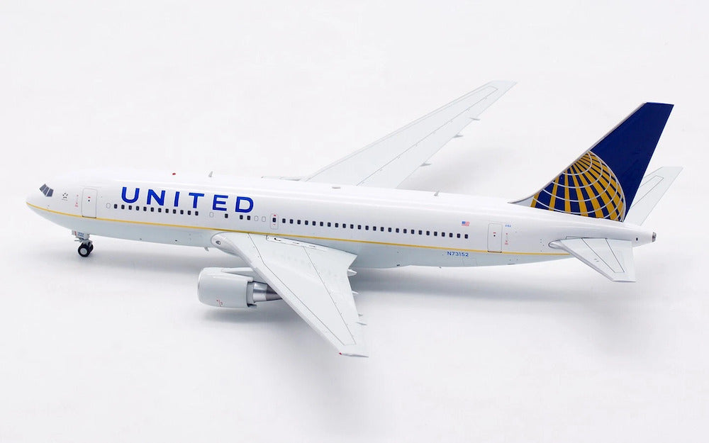 INFLIGHT 200 B767-224/ER UNITED AIRLINES REG: N73152